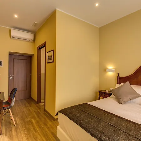 Top Floor Colosseo Guesthouse-2