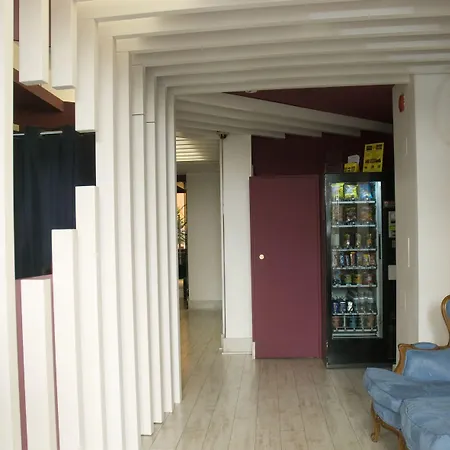 Albergue Revolutum Hostel-2