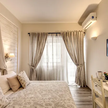 Casa Mia Vaticano Guest House-2