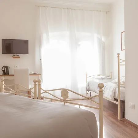 Donna Margherita Rome Suite & Rooms-3