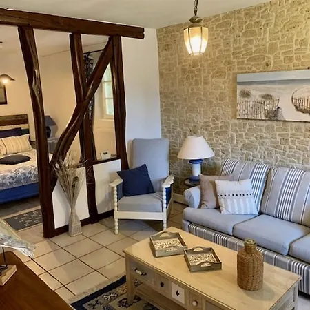 Le Manoir Des Quatre Saisons-3