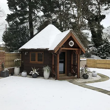 Hamble Retreat House, Studios And Lodge-2