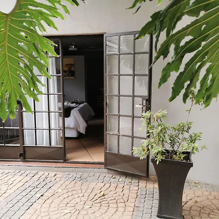 Aerotropolis Guest Lodge-2