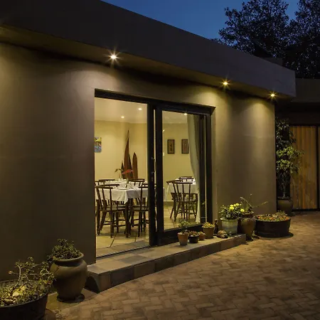 Lalapanzi Guest Lodge-3