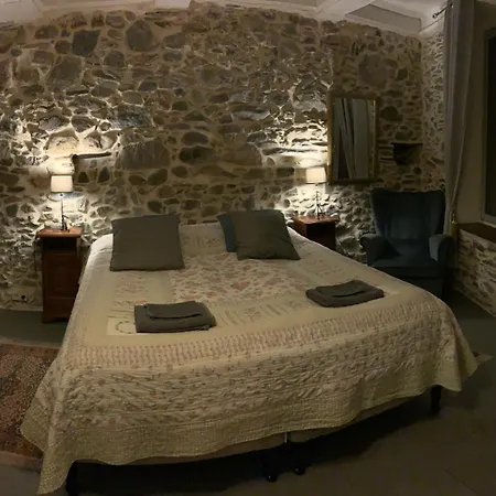 Chez Les Amis-3