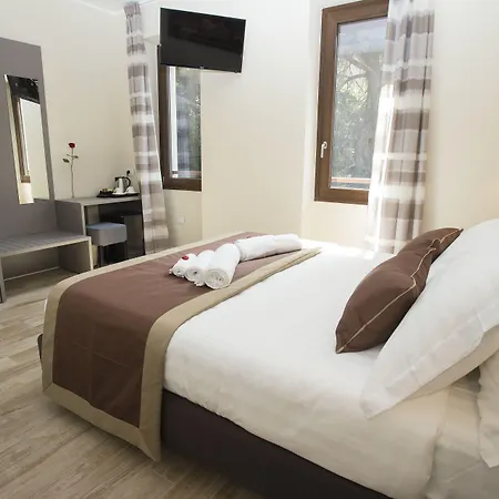 Leonardo Da Vinci Guest House-2