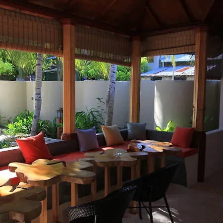 Local Island Inn-2