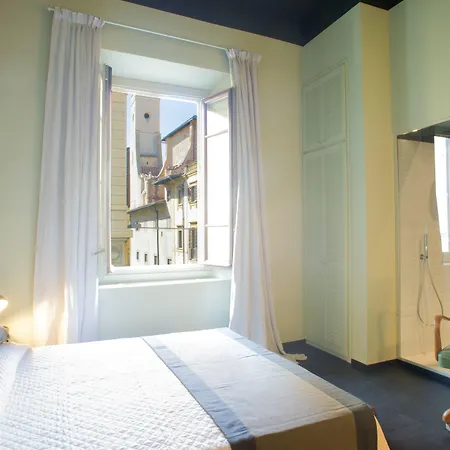 Arnobio Florence Suites-3