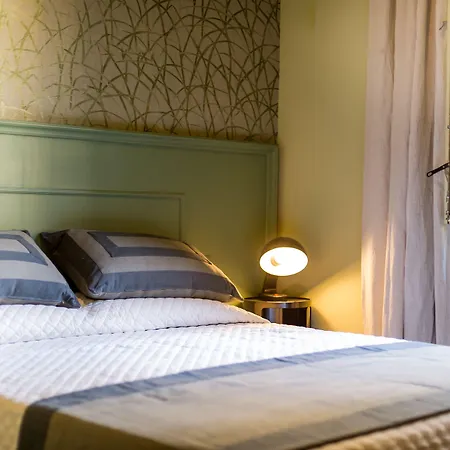 Arnobio Florence Suites-2