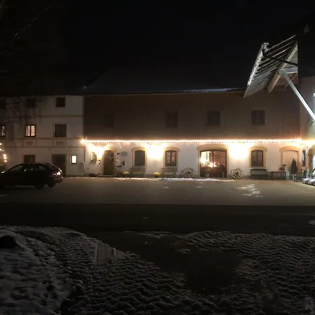 Bernhardhof - Pension, Guest-House & Apartments-2