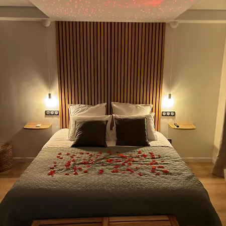 Chambre romantique avec Jacuzzi privée-3