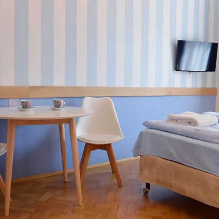 Cybulskiego Guest Rooms-2