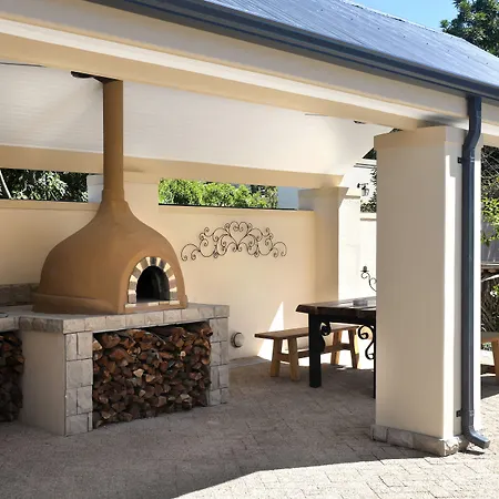 Petit Plaisir Cottage-2