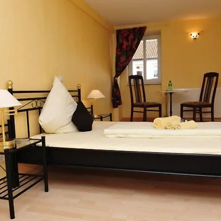 Hotel Hirsch Garni-2
