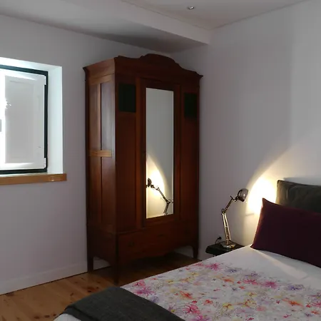 Cacilhas Guest Apartments-2