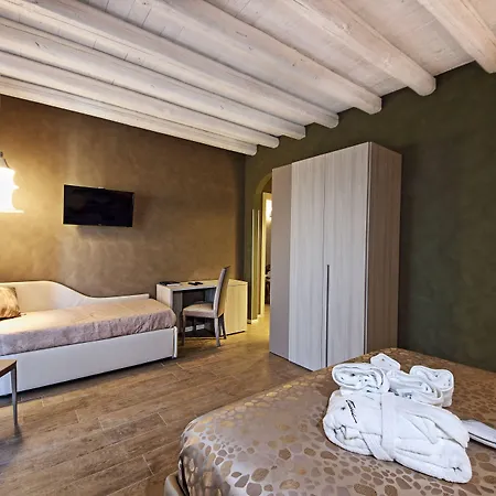 Notti O' Tunn Luxury Rooms In Centro-2
