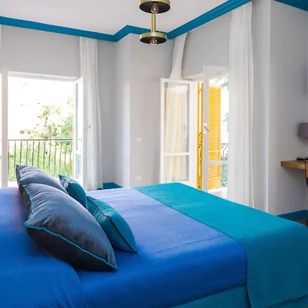 Sorrento Pool&Suites-3