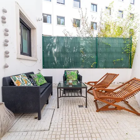 Industrial Lisbon Apartment (Adults Only)-3
