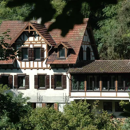 Das Haus am Hang-3