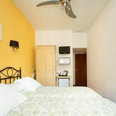 Hostal Los Alpes-3