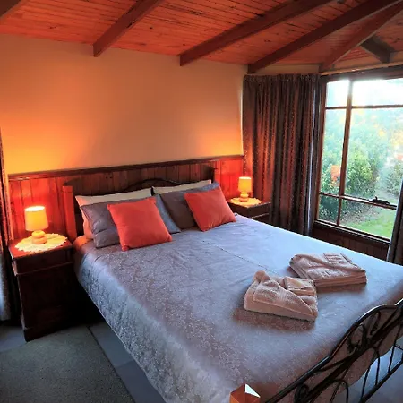 Stanley Lakeside Spa Cabins-3