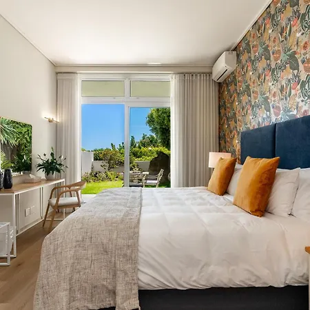Bay Reflections Camps Bay Luxury Serviced Apartments-3
