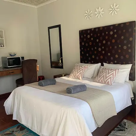Victoria Oaks Guesthouse-2