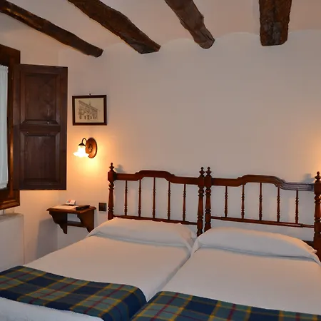 Hostal Santa Agueda-2