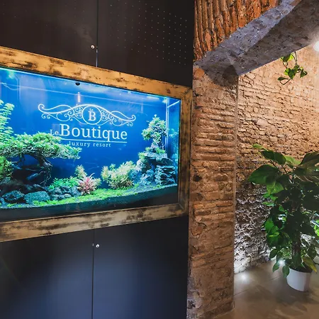 Le Boutique Luxury Rooms Diffused In Historical Center-3