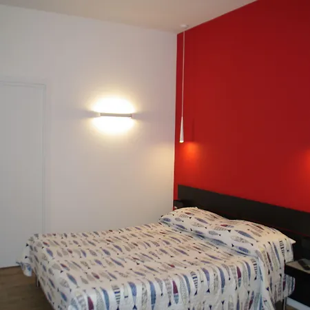 Travel House-2