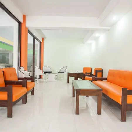 Reddoorz Near Petra University 2-3