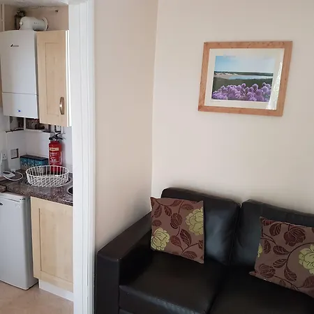 The Trelinda Guest House-2