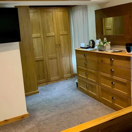 Deri-Down Guest House-3
