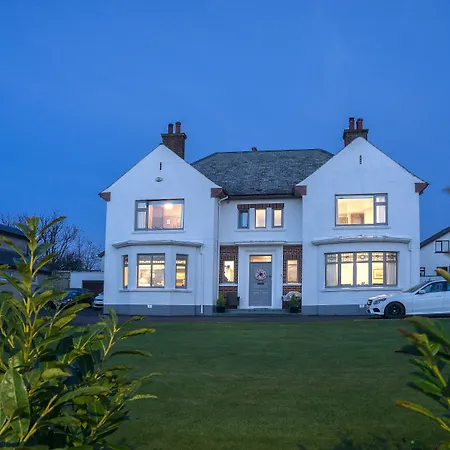 Larkhill House-3