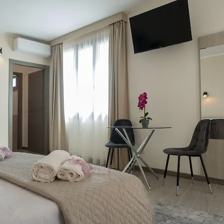 Green Guest House-3