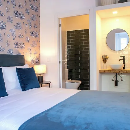 Succeed Campo Pequeno Suites-3