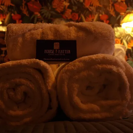 The Mad Hatter'S Guestrooms-3