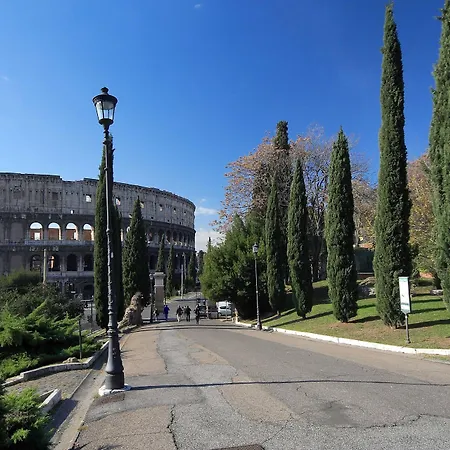 Roman Holiday Colosseo-2