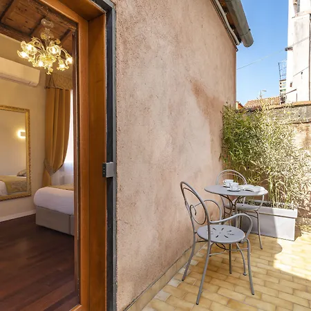 Residenza La Duchessa Deluxe Rooms-2