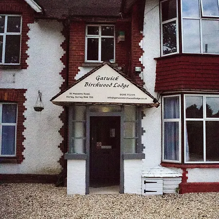 Gatwick Birchwood Lodge With Holiday Parking-3