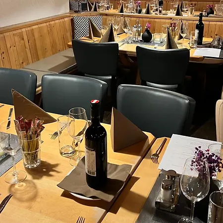 Edelweiss Lounge Restaurant Hotel Pizza Cafe Billard Gasthof-3