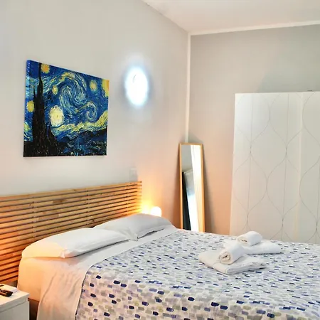 The Green Gate - Airport Guest House-2