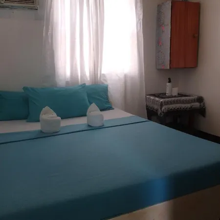 Lola Flor'S Guest House-2
