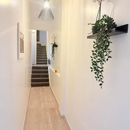 South London Guest Rooms-3