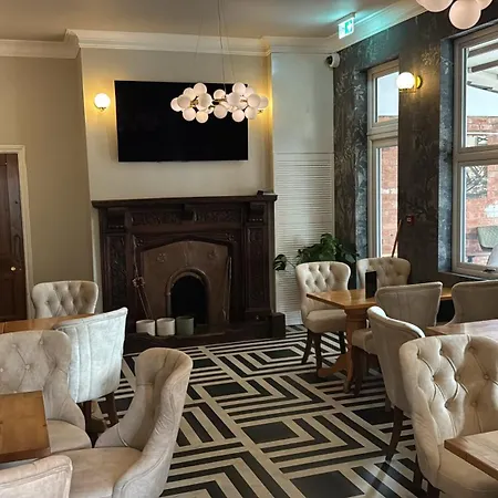 The Gungate Hotel - Cocktails And Wine Bar-2