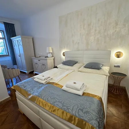 Atmosfera Rooms & Restaurant-2