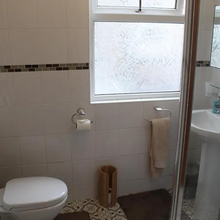 Oakwell Guest House-2