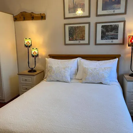 Greylands Guest House-2