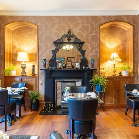 Brooklands 5 Star Guest House-3