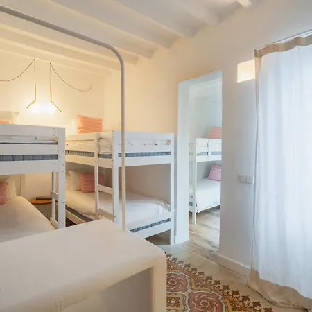 Llonga'S Hostel-2